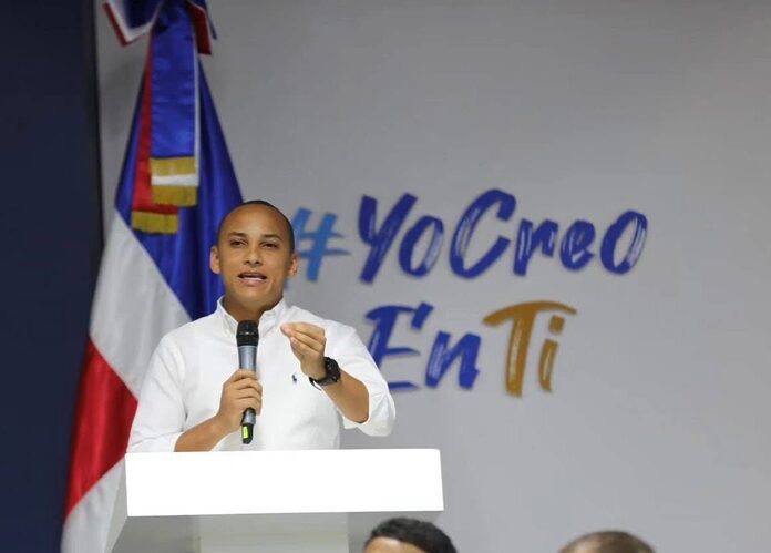 Joaquín Fernández lidera encuesta con 53% para presidir la JRM