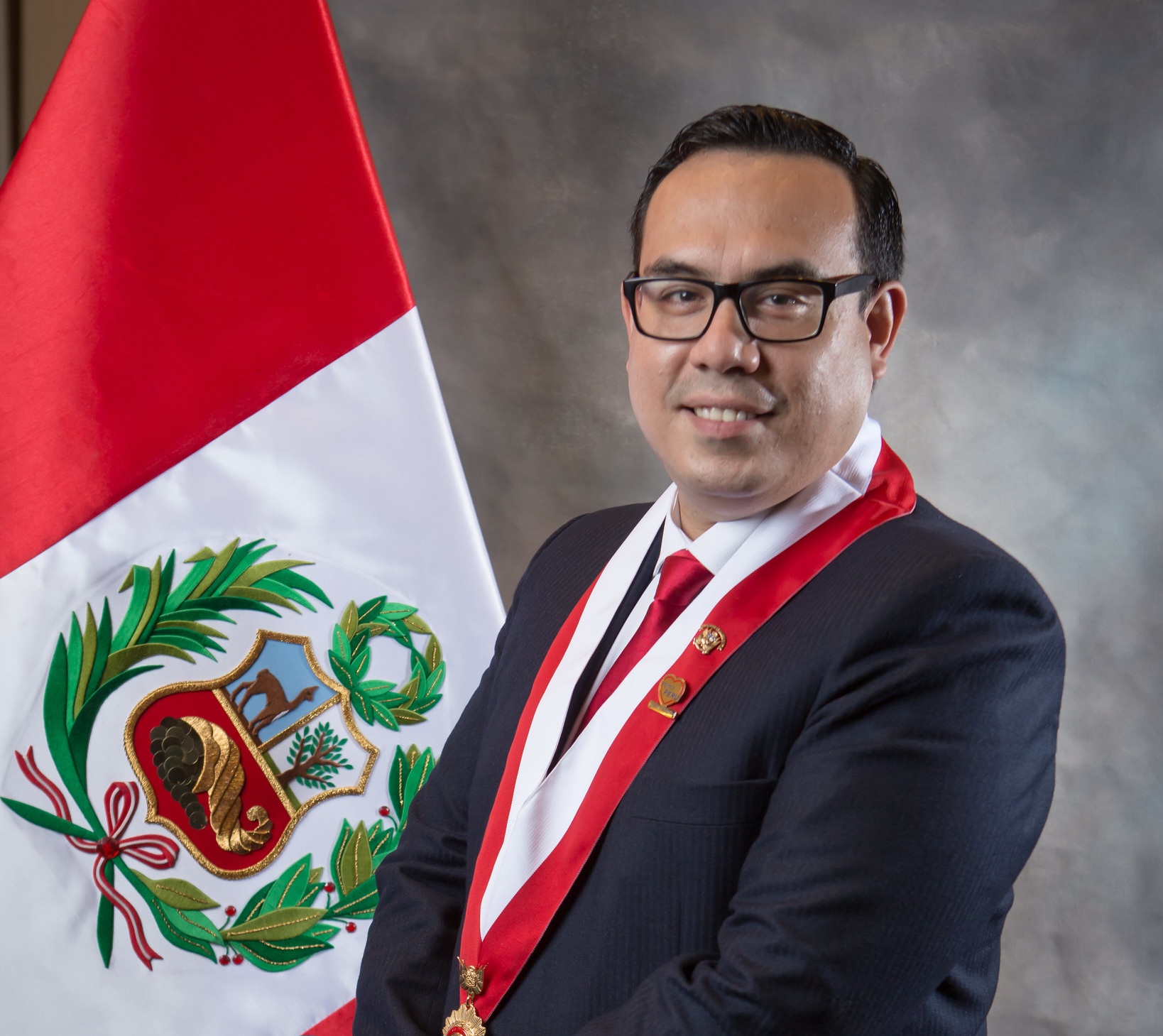 José Jerí asume presidencia interina de Perú tras destitución de Boluarte