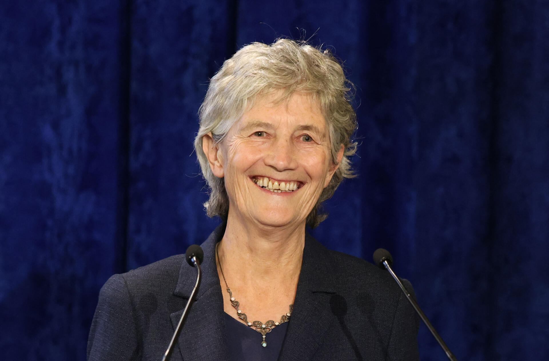 Catherine Connolly gana presidencia de Irlanda con 63% de votos