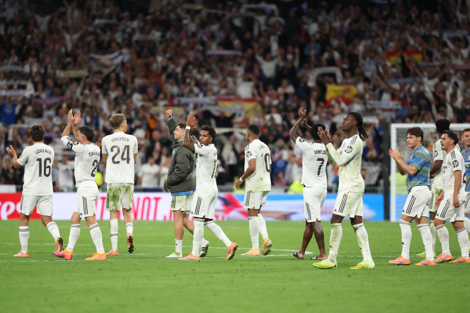 Real Madrid vence 2-1 al Barcelona en el primer Clásico de LaLiga