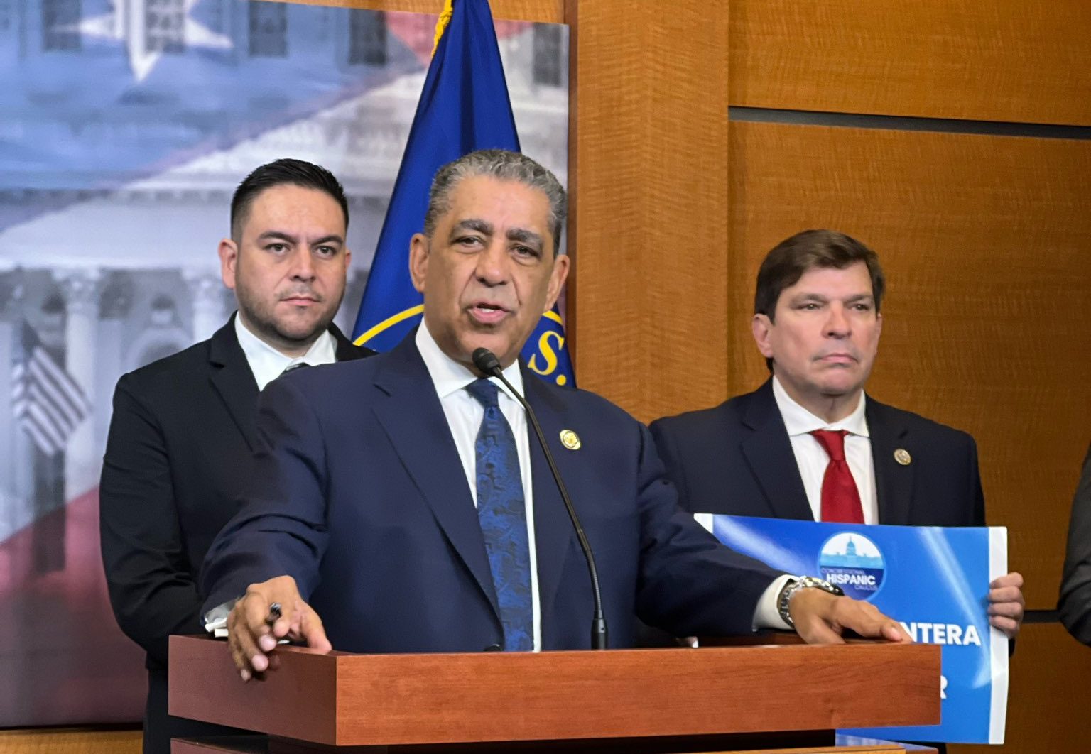 Adriano Espaillat advierte sobre cierre del gobierno federal en EE.UU.