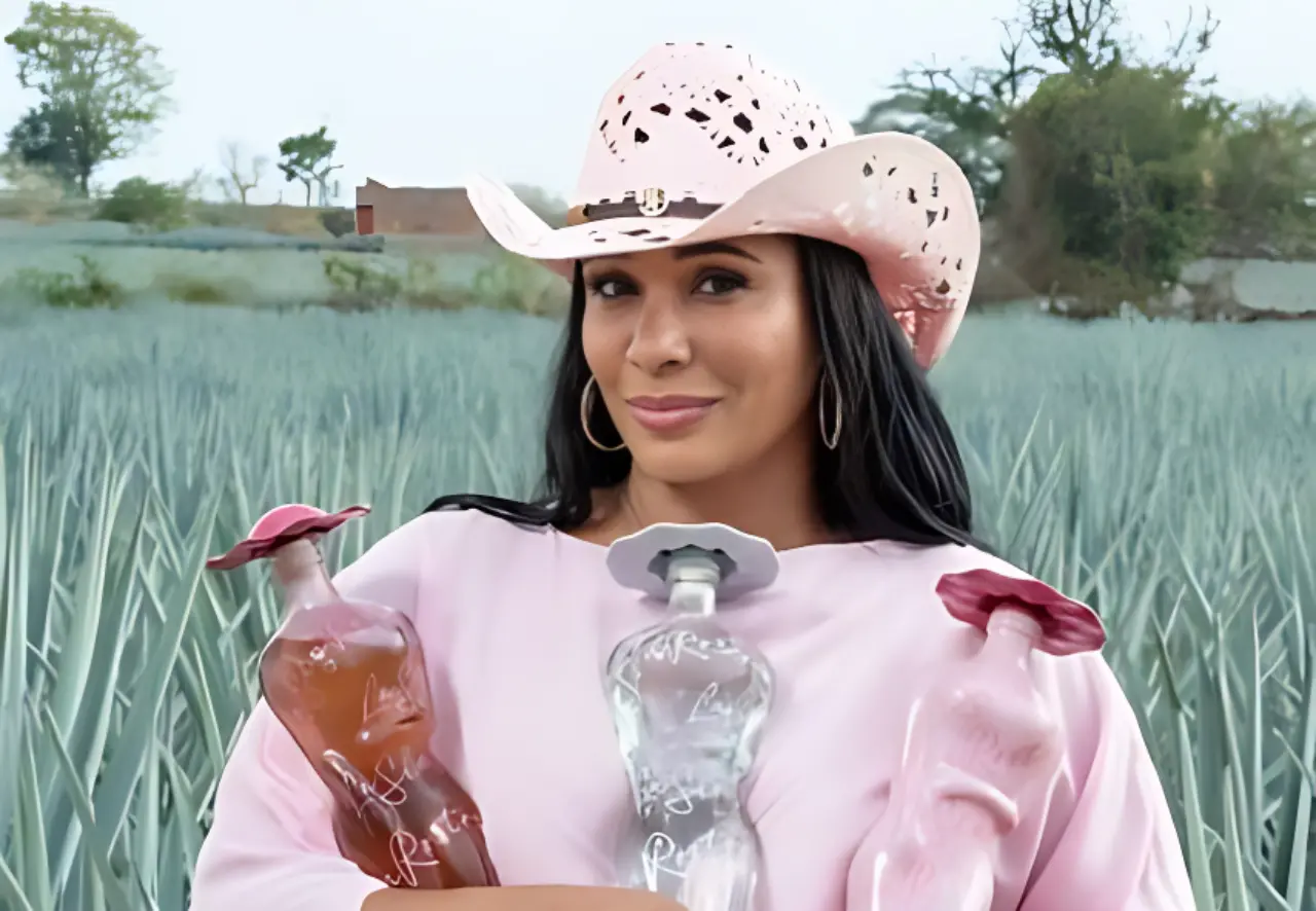 Yaneiris Cepeda lanza La Sin Rostro Tequila, homenaje a la cultura latina