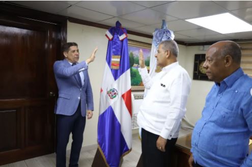 Darío Castillo Lugo asume dirección del Instituto Agrario Dominicano