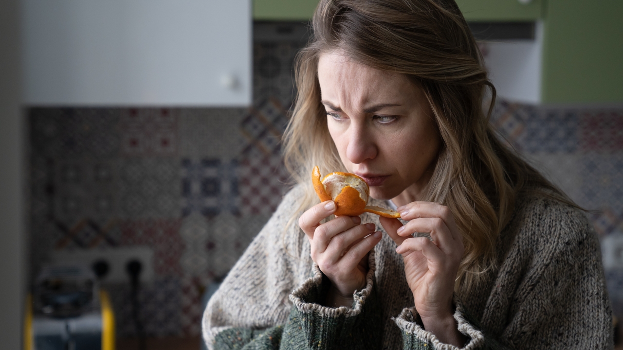 20% no recupera olfato post-Covid: estudio revela impacto cerebral