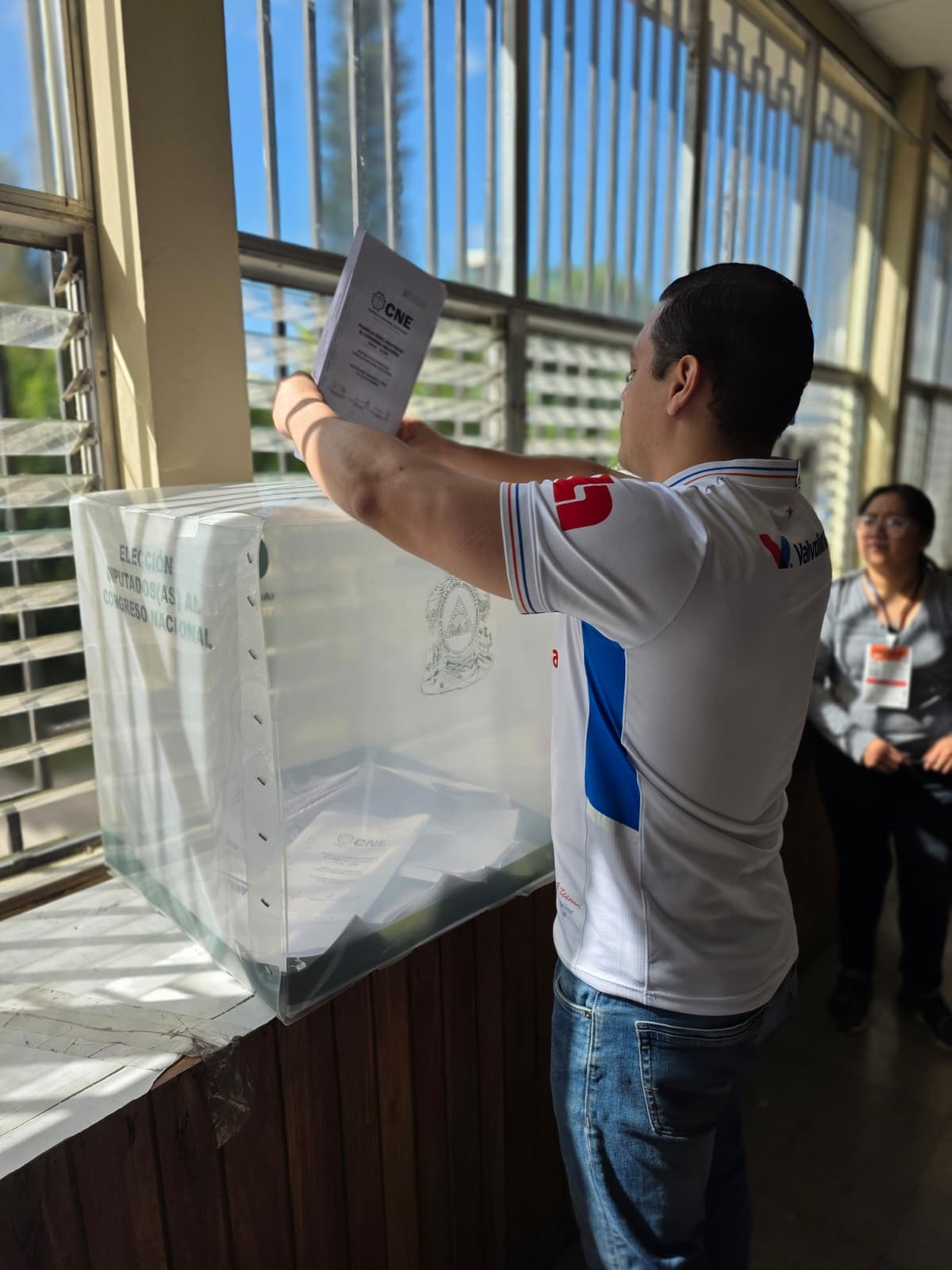 Sin Segunda Vuelta: Las cartas marcadas de los tres candidatos que se juegan el poder a ‘todo o nada’ en Honduras