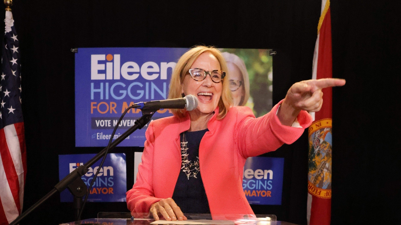 Eileen Higgins se convierte en la primera alcaldesa no hispana de Miami
