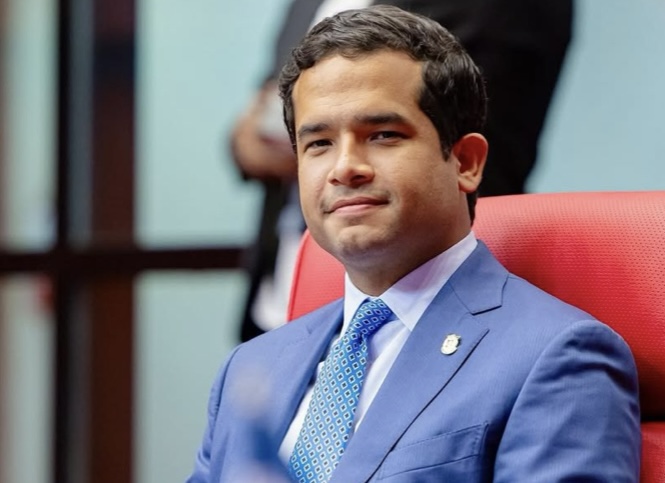 Omar Fernández celebra su 34 cumpleaños en pleno ascenso político