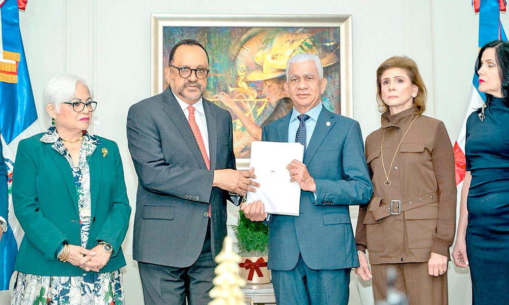 Senado de la República Dominicana recibe proyecto de ley de reforma policial