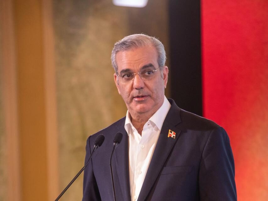 Encuesta revela 59.65% de respaldo al presidente Luis Abinader