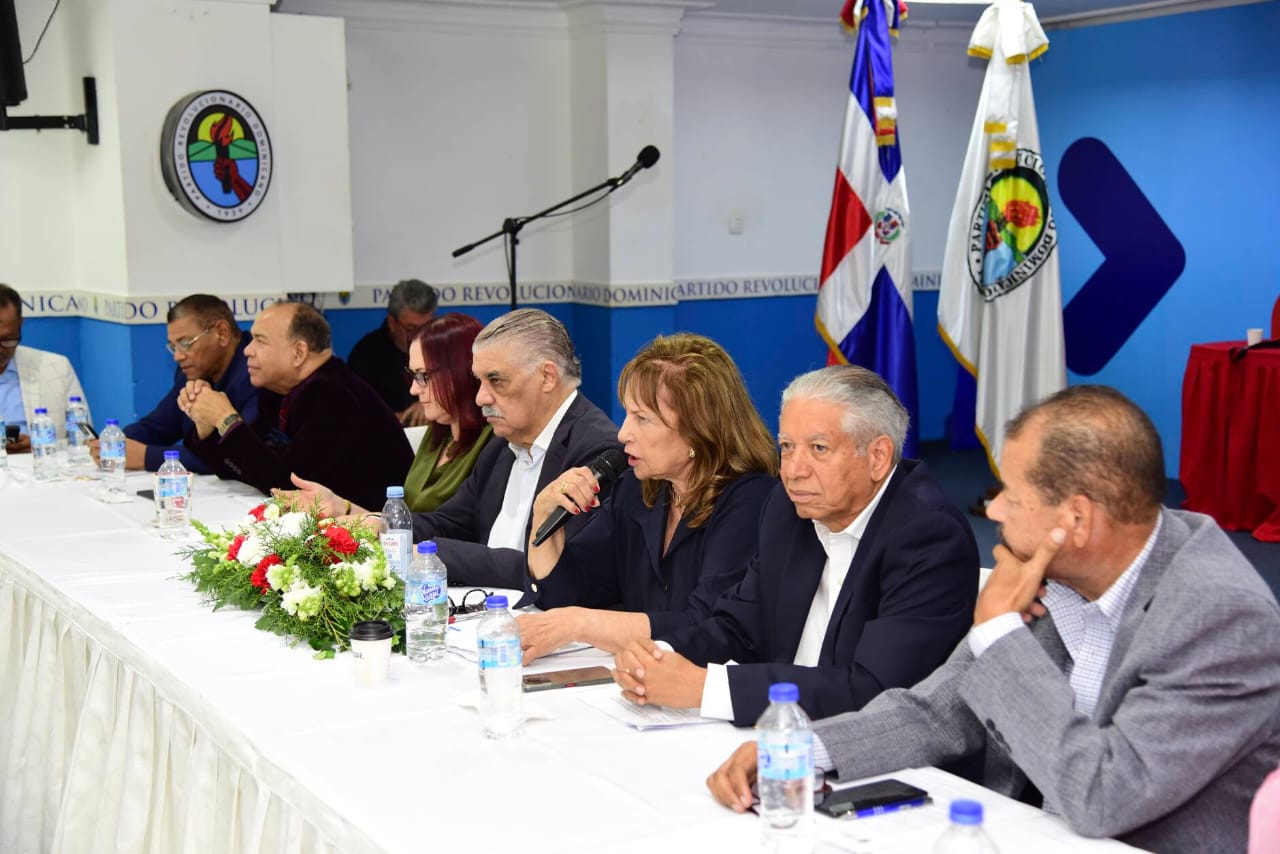 Héctor Guzmán es nombrado presidente ejecutivo del PRD