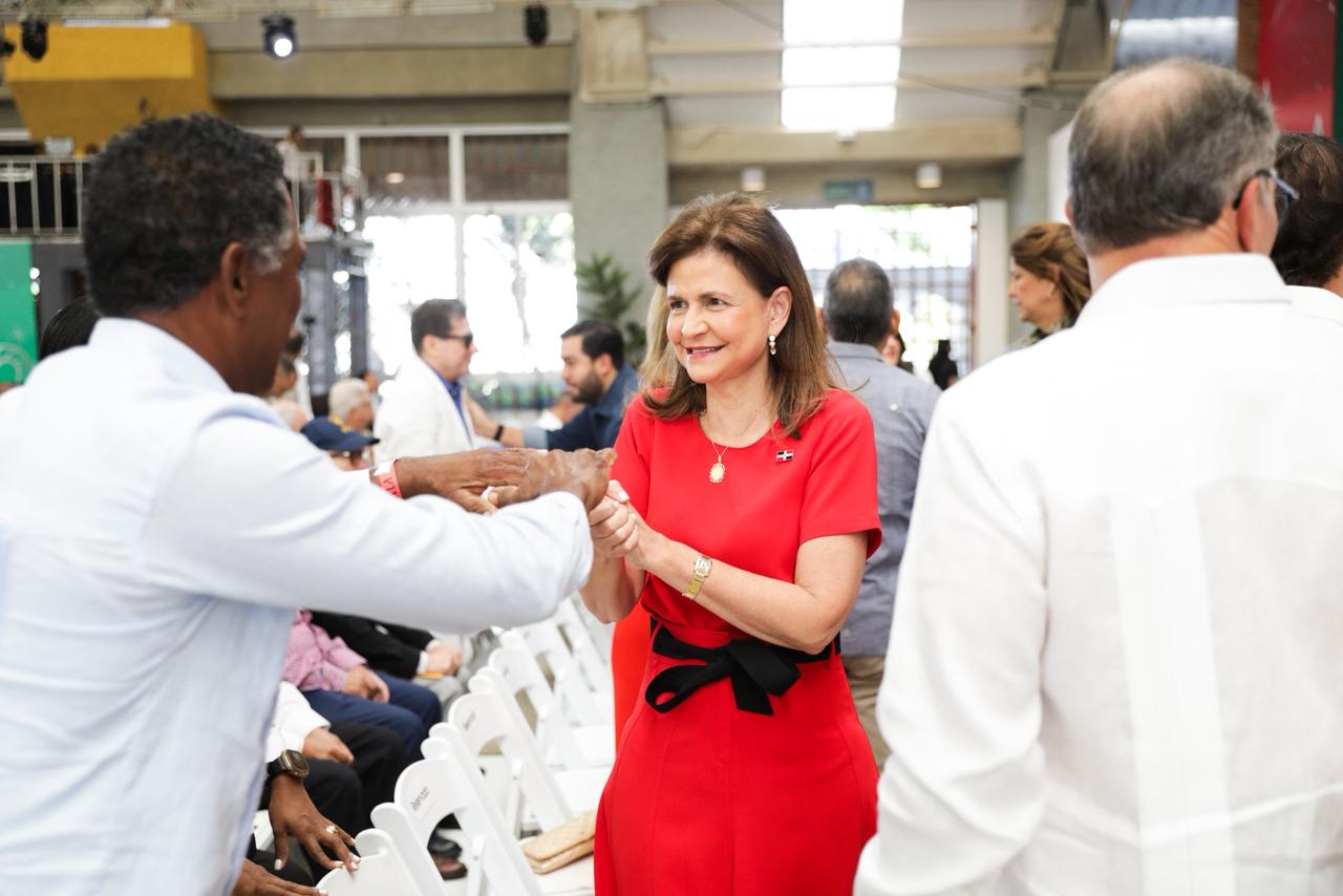 Gobierno apoya a Iglesias Cristianas para fortalecer valores familiares