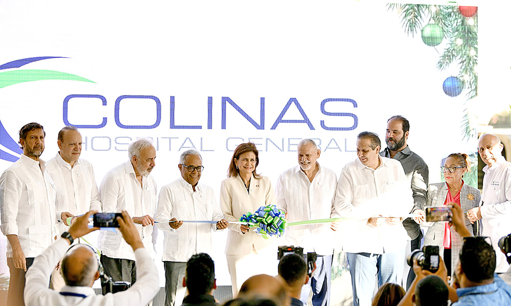 Inauguración del Hospital General Las Colinas en Santiago con Raquel Peña