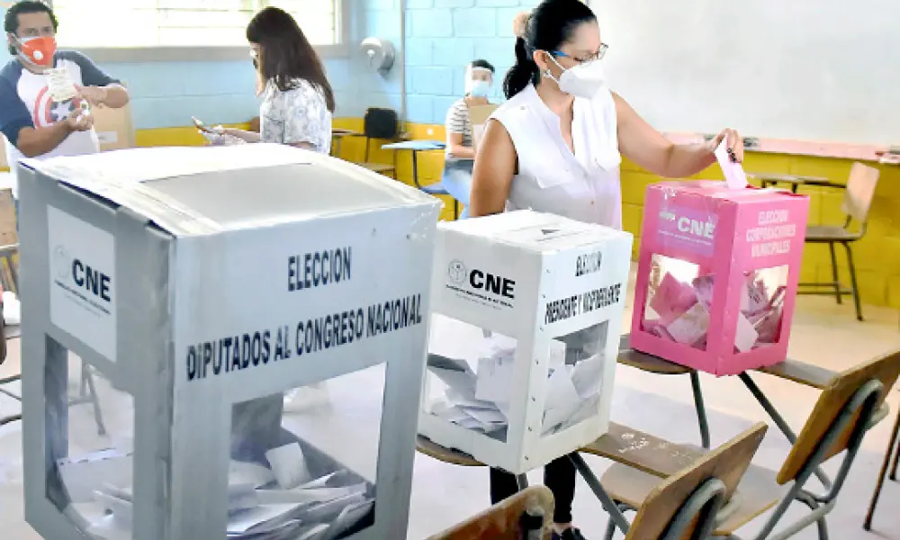 Honduras celebra elecciones con alta participación ciudadana