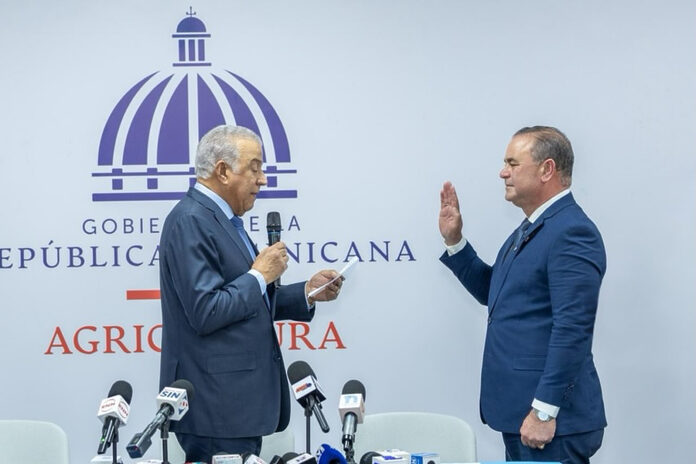 Oliverio Espaillat asume como nuevo ministro de Agricultura en RD