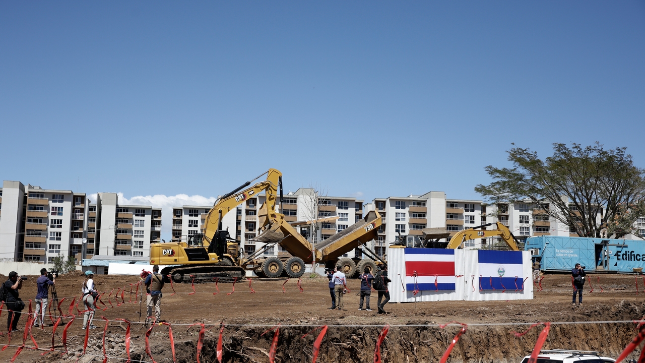 Costa Rica planea mega-prisión de alta seguridad inspirada en El Salvador