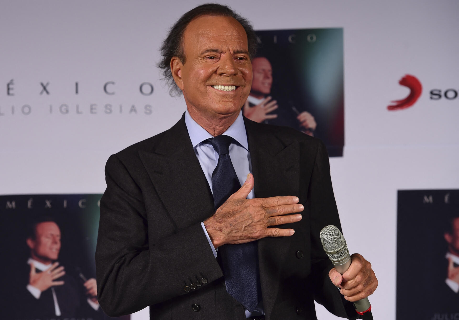 Julio Iglesias enfrentará investigación por acusaciones de trata y delitos sexuales