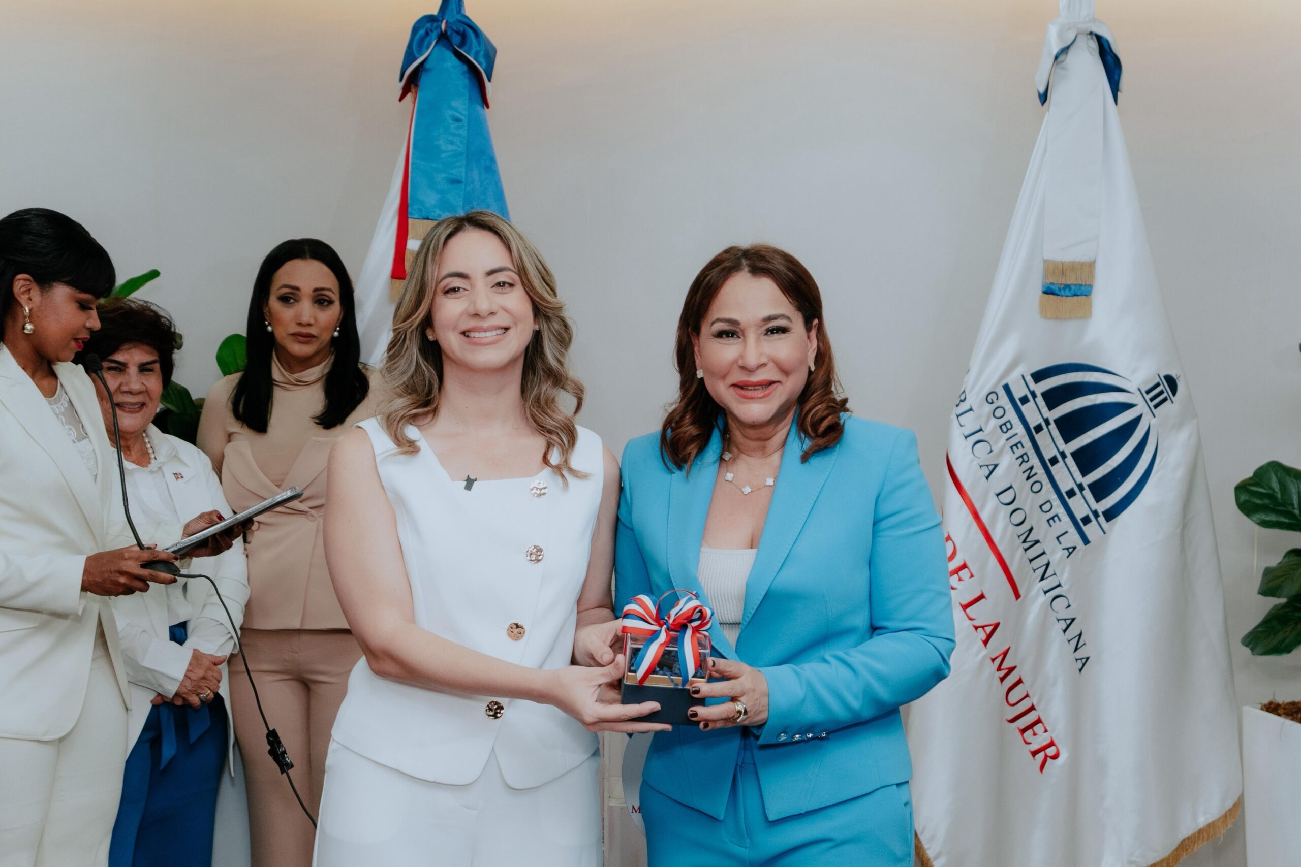 Gloria Reyes destaca la igualdad de género como asunto estatal en RD