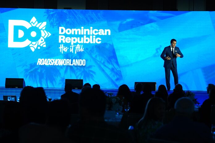 David Collado destaca el turismo dominicano en Orlando con 627,094 visitantes de Florida