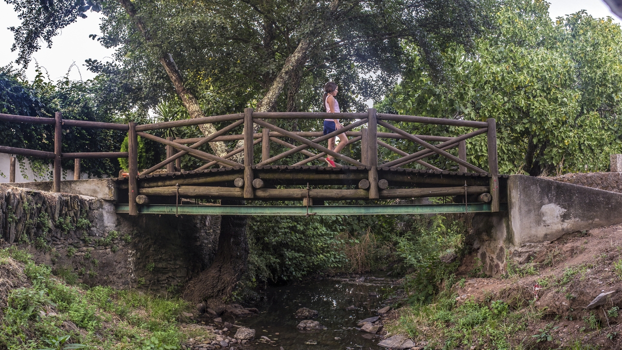 Puente de La Codosera, el más corto del mundo, conecta España y Portugal