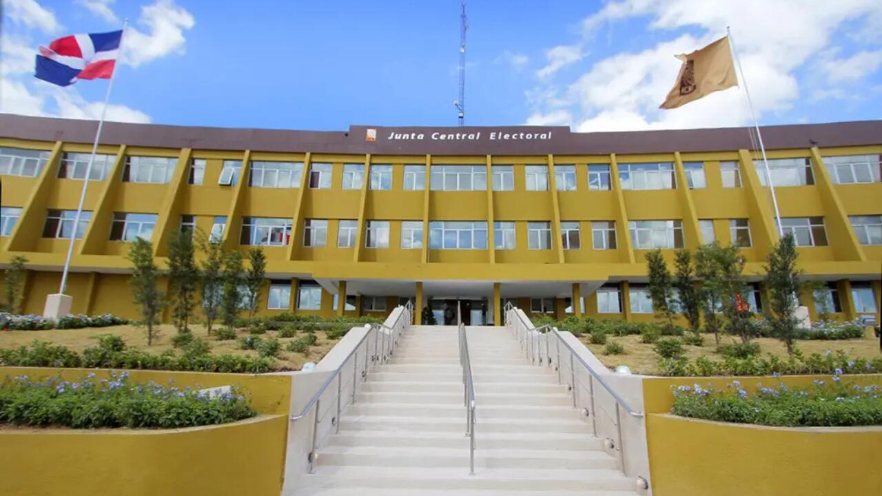 La JCE anuncia calendario de entrega de cédulas para 2026