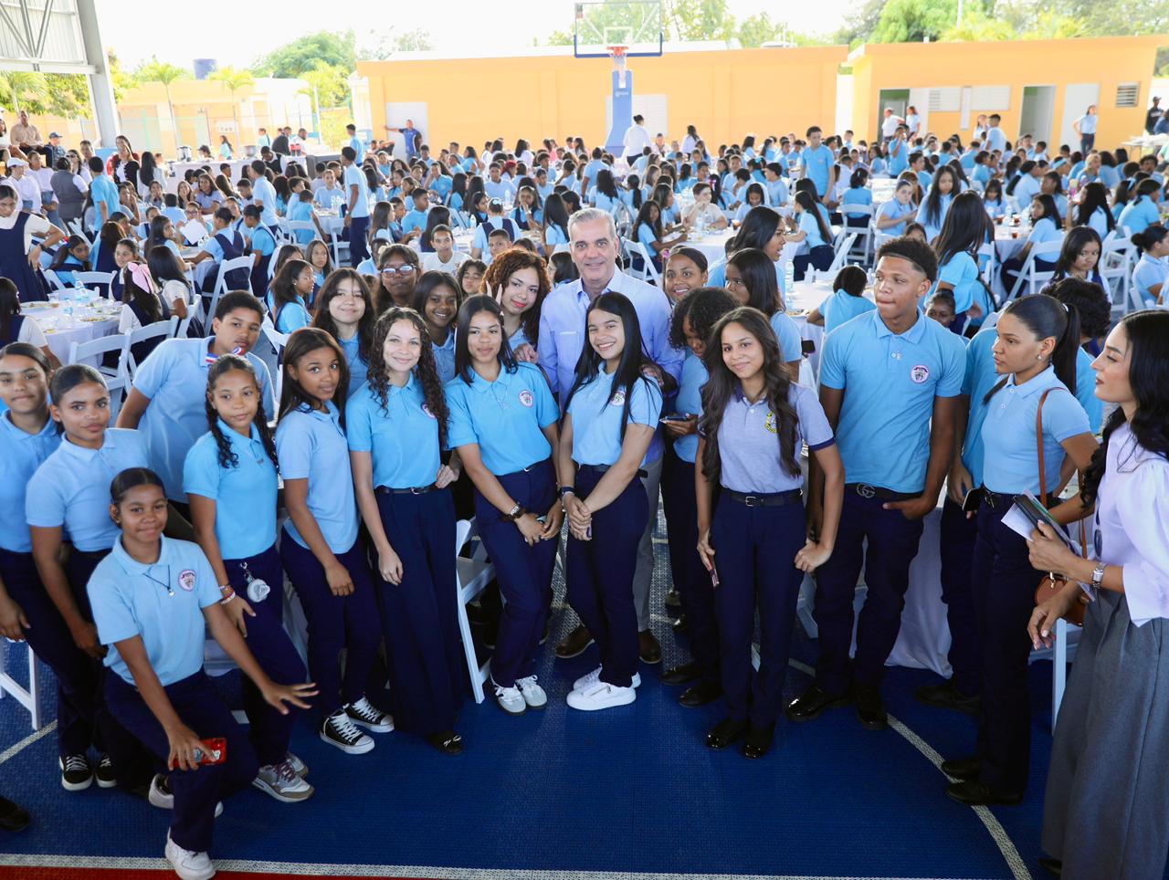 Luis Abinader destaca la instalación de un hub digital de Google en RD