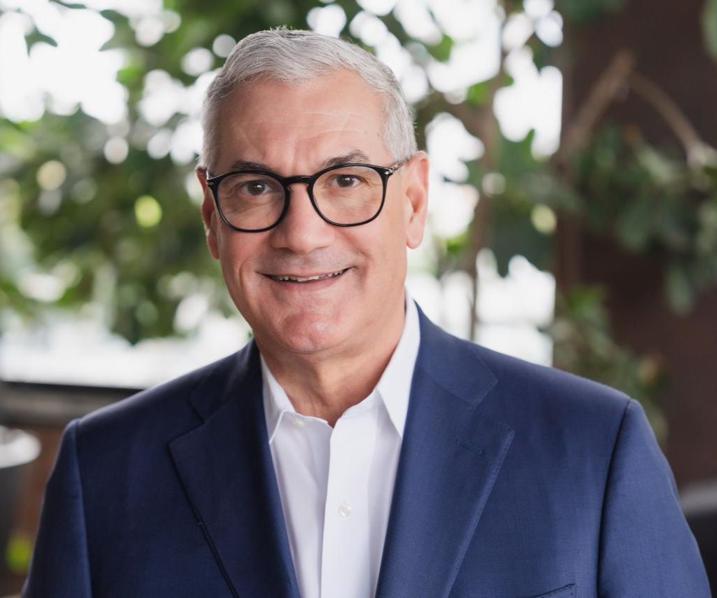 Gonzalo Castillo se inscribe para la nominación presidencial del PLD