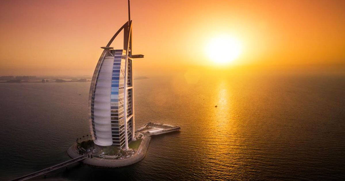 Un drone iraní ataca el hotel Burj Al Arab de Dubái