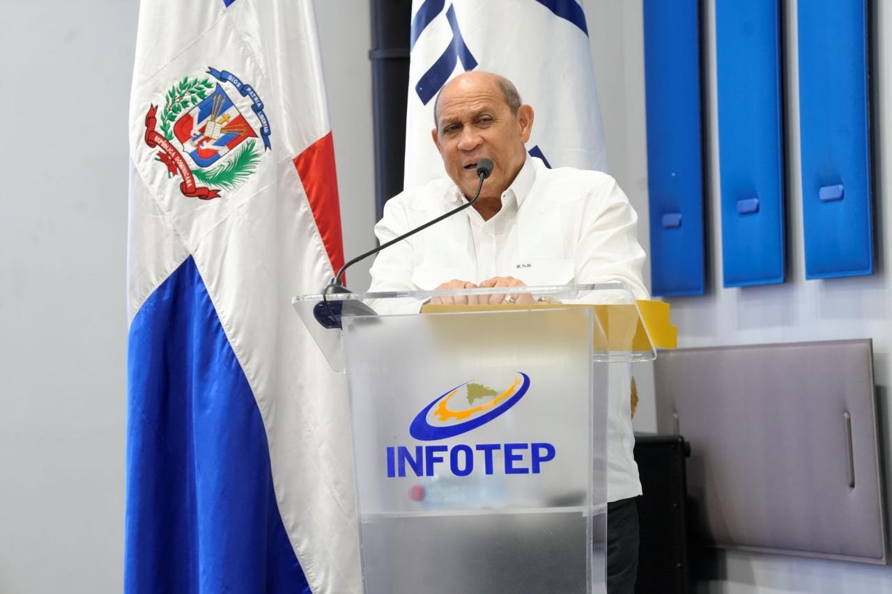 Rafael Santos Badía propone un nuevo modelo educativo para el Mescyt