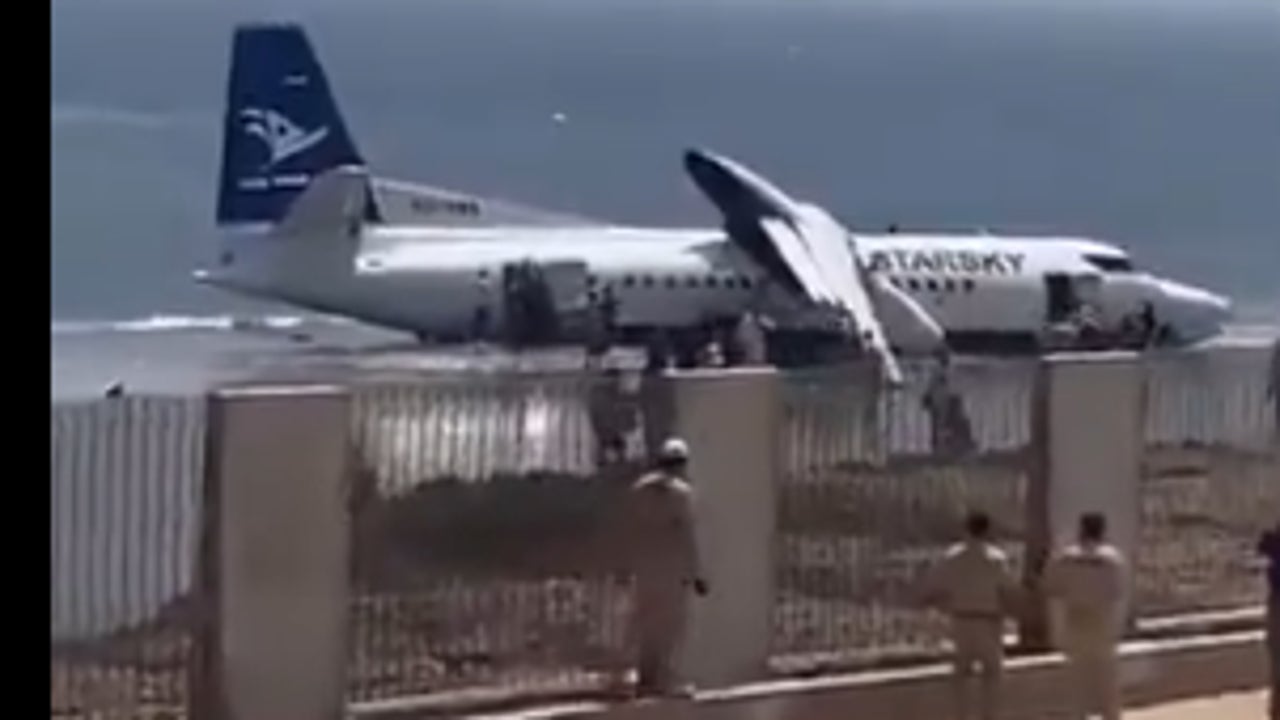 Sobrevivientes tras aterrizaje de emergencia de un avión en Somalia