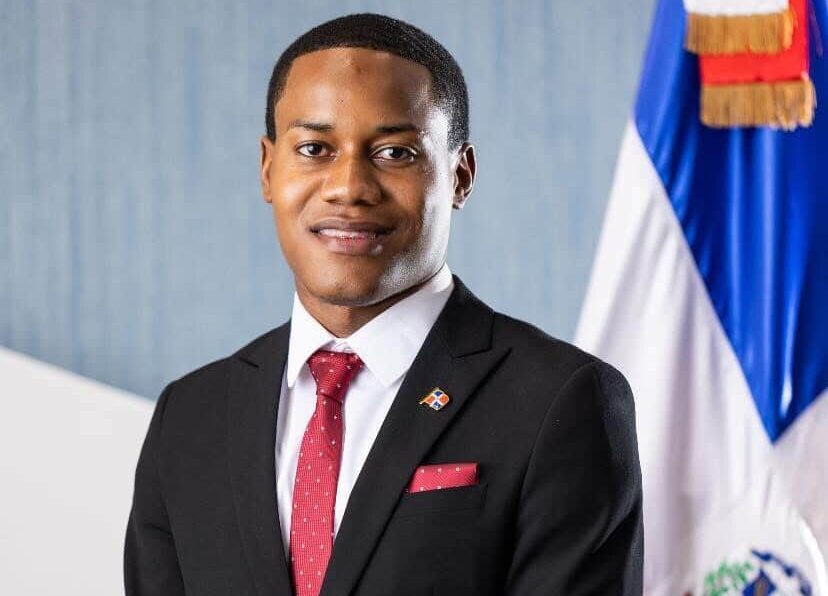 Anderson Pérez (Andelyari) anuncia su candidatura a la presidencia de la JRM en Bahoruco