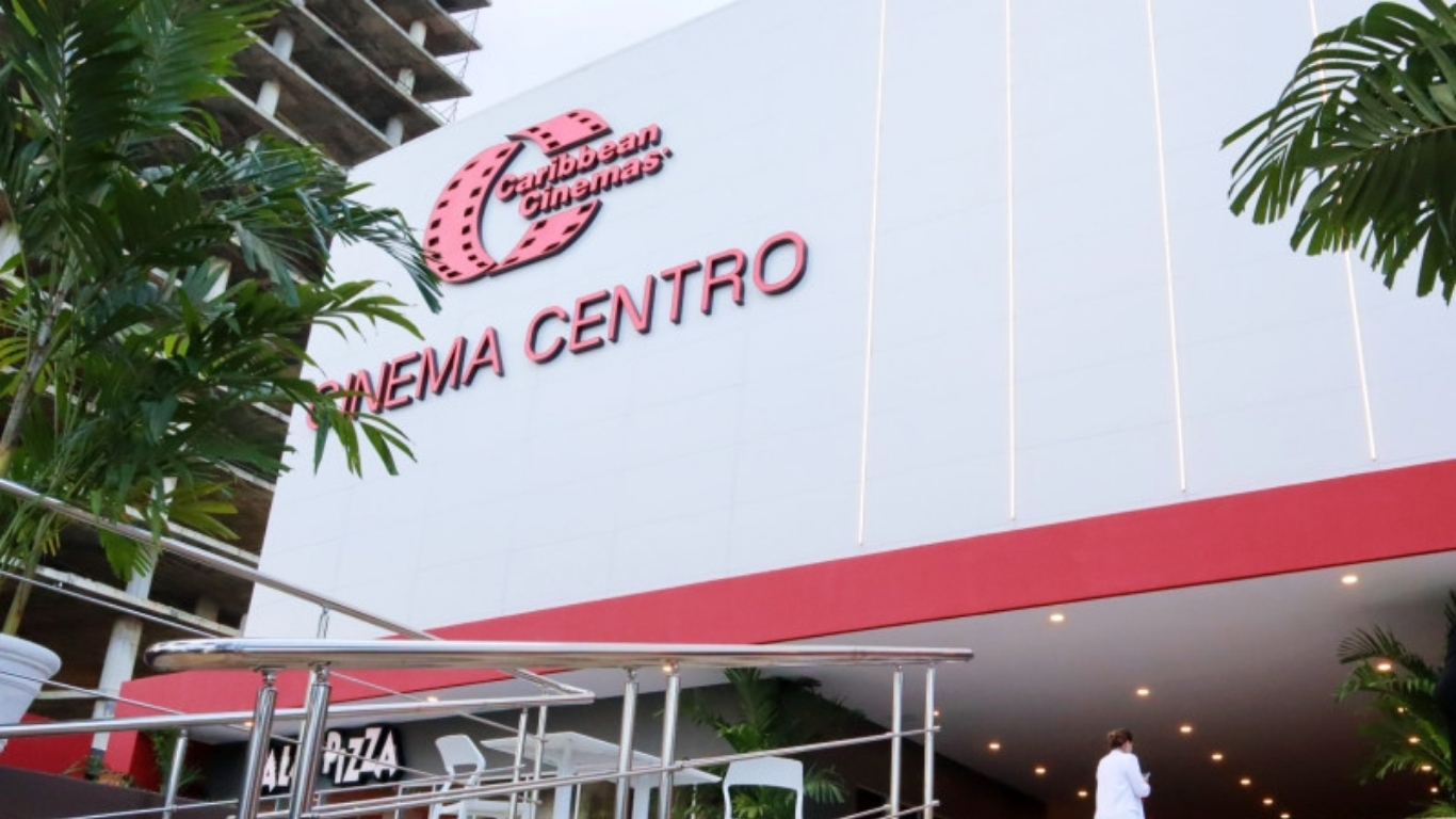 Atacante en Cinema Centro intenta cometer feminicidio