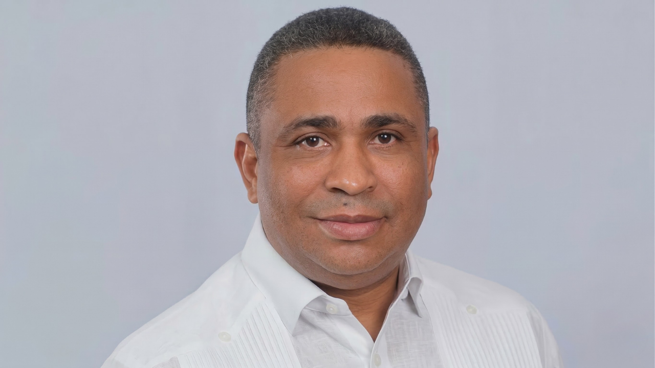 Arturo Quiñones presenta su candidatura a la Secretaría General del PRM en Santo Domingo Este