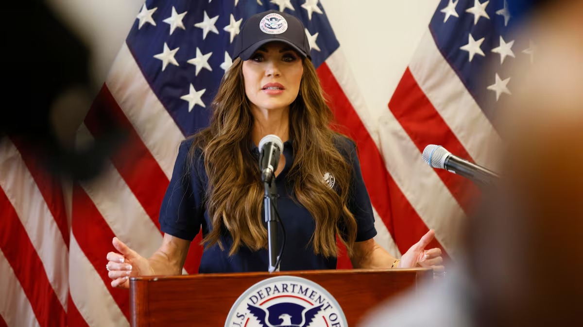 Donald Trump reemplaza a la secretaria de Seguridad Nacional