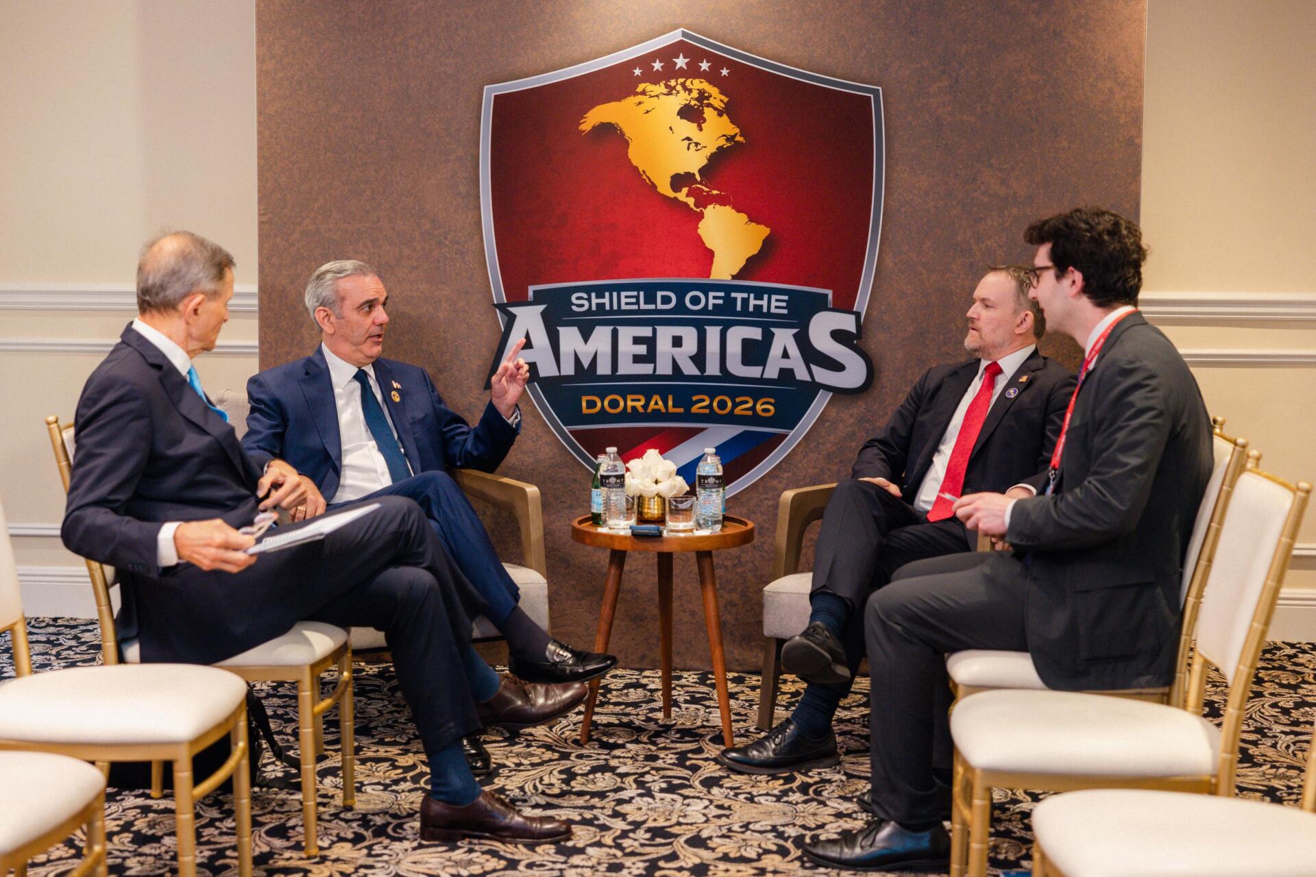 Abinader fortalece diálogo comercial con EE. UU. en Miami