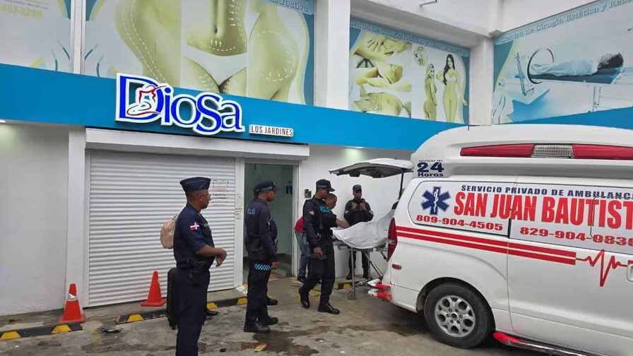 Clínica donde murió mujer durante liposucción operaba sin permiso