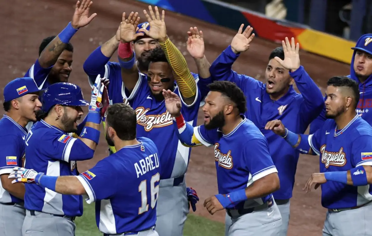Venezuela elimina a Italia, gana 4-2 y avanza a la final