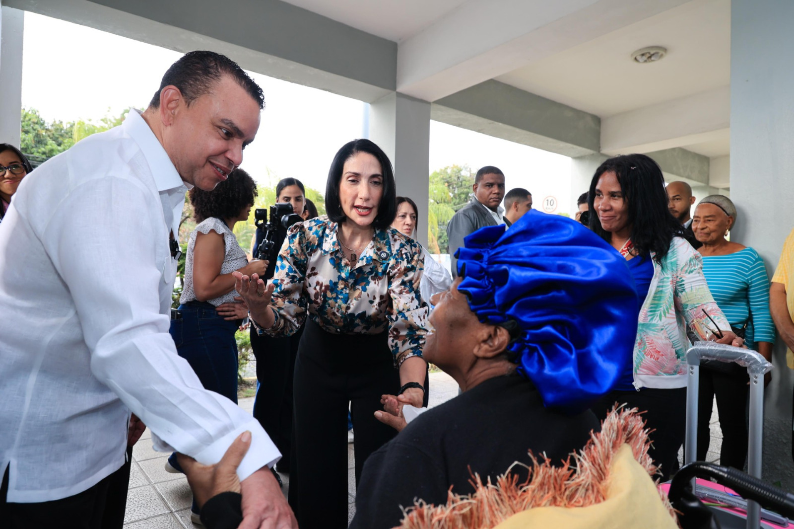 Primera dama y SNS evalúan atención oncológica en Incart