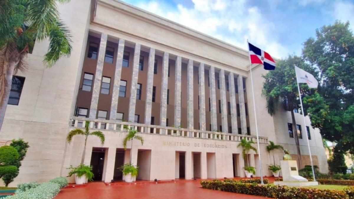 Minerd reanuda clases el viernes tras suspensión por vaguada