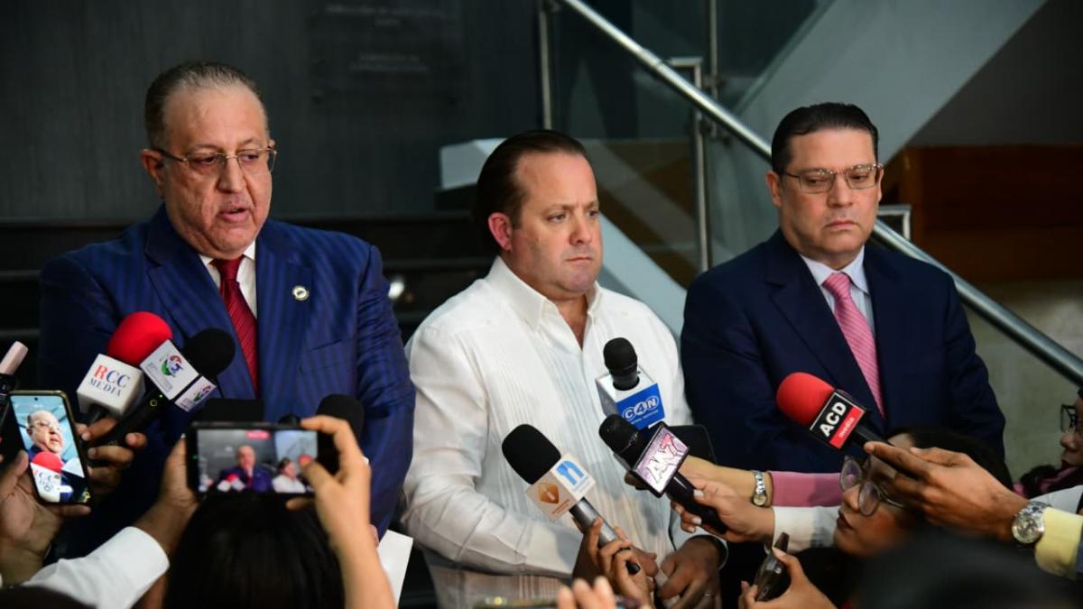 Gobierno convoca líderes políticos ante crisis global