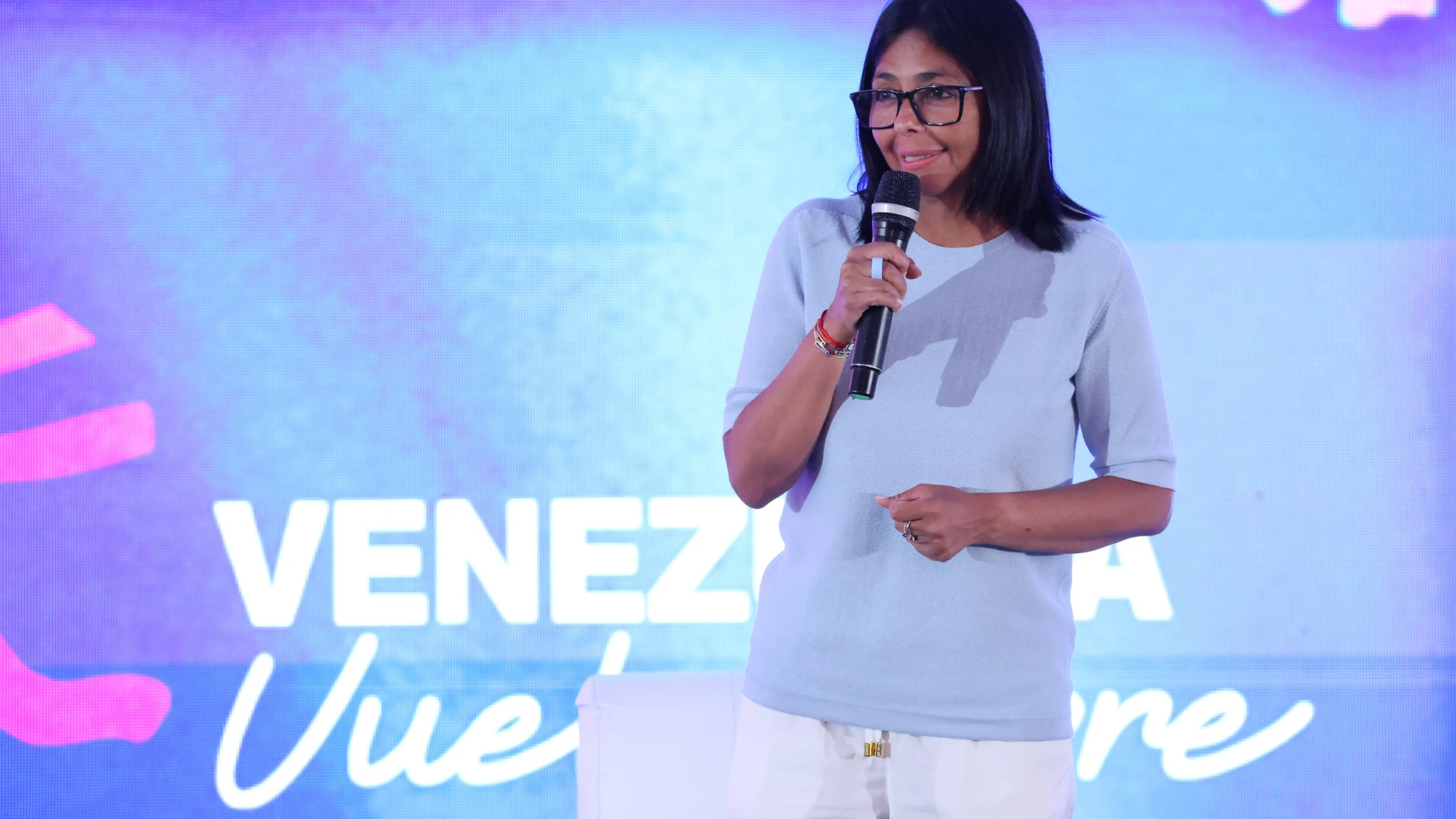 Delcy Rodríguez pide acceso a 5.000 millones del FMI