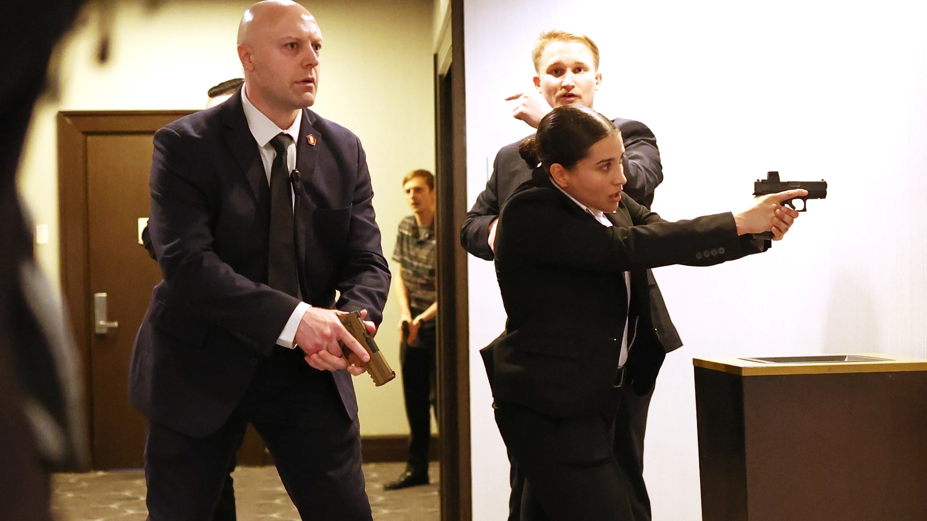 Servicio Secreto evacúa a Trump tras tiroteo en Washington