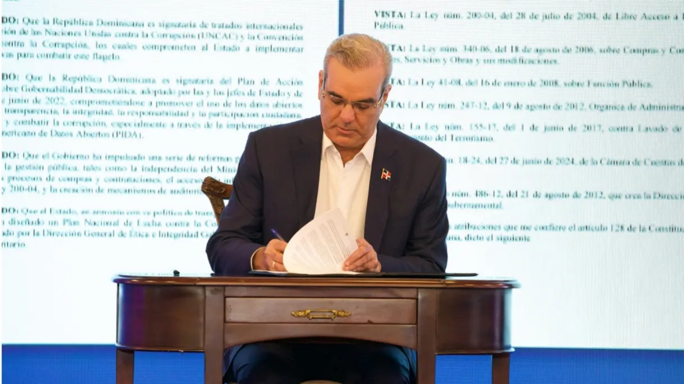 Abinader promulga ley que elimina candidaturas independientes