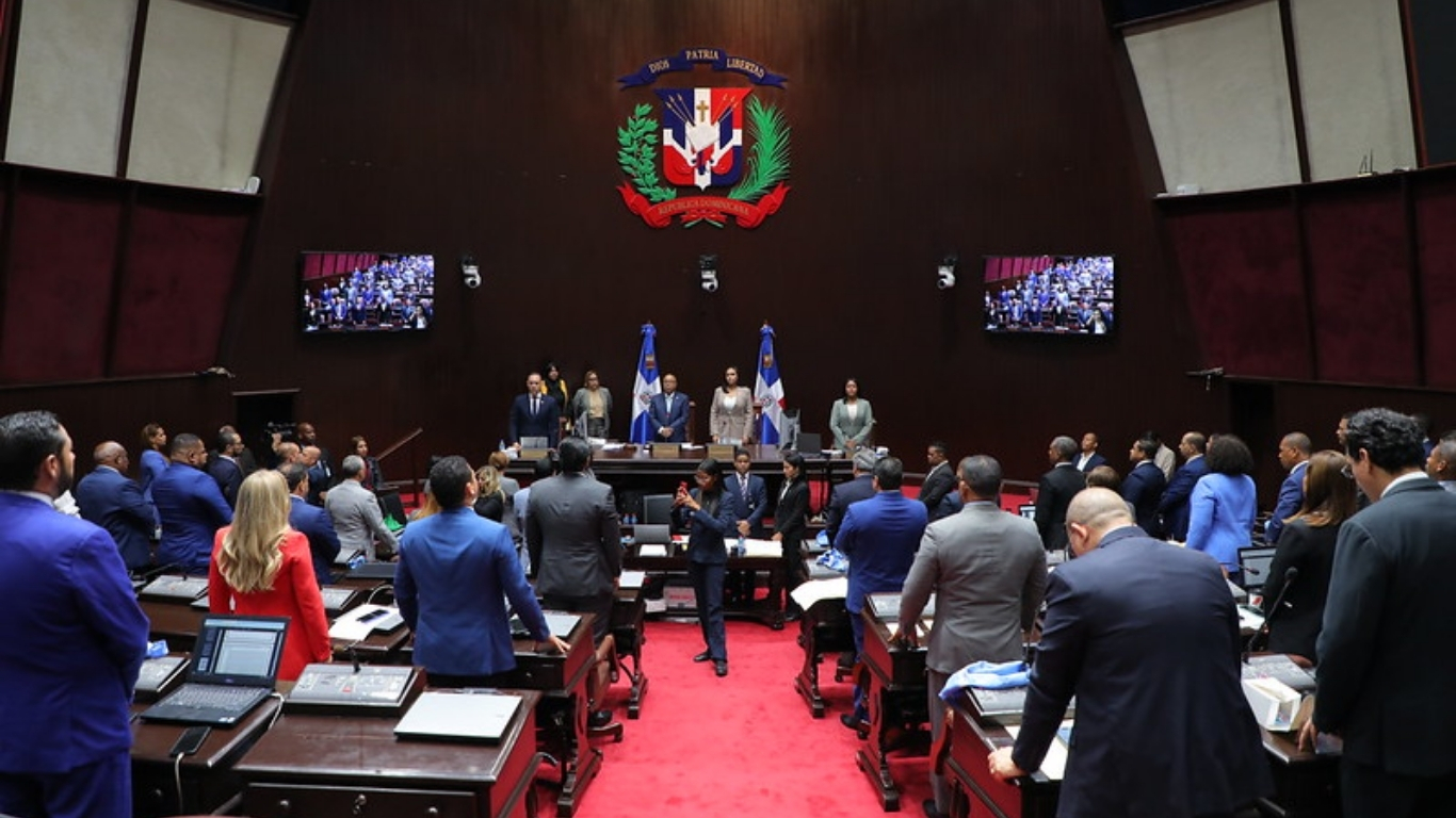 Diputados del PRM aprueban ley para pagar obras sin contrato