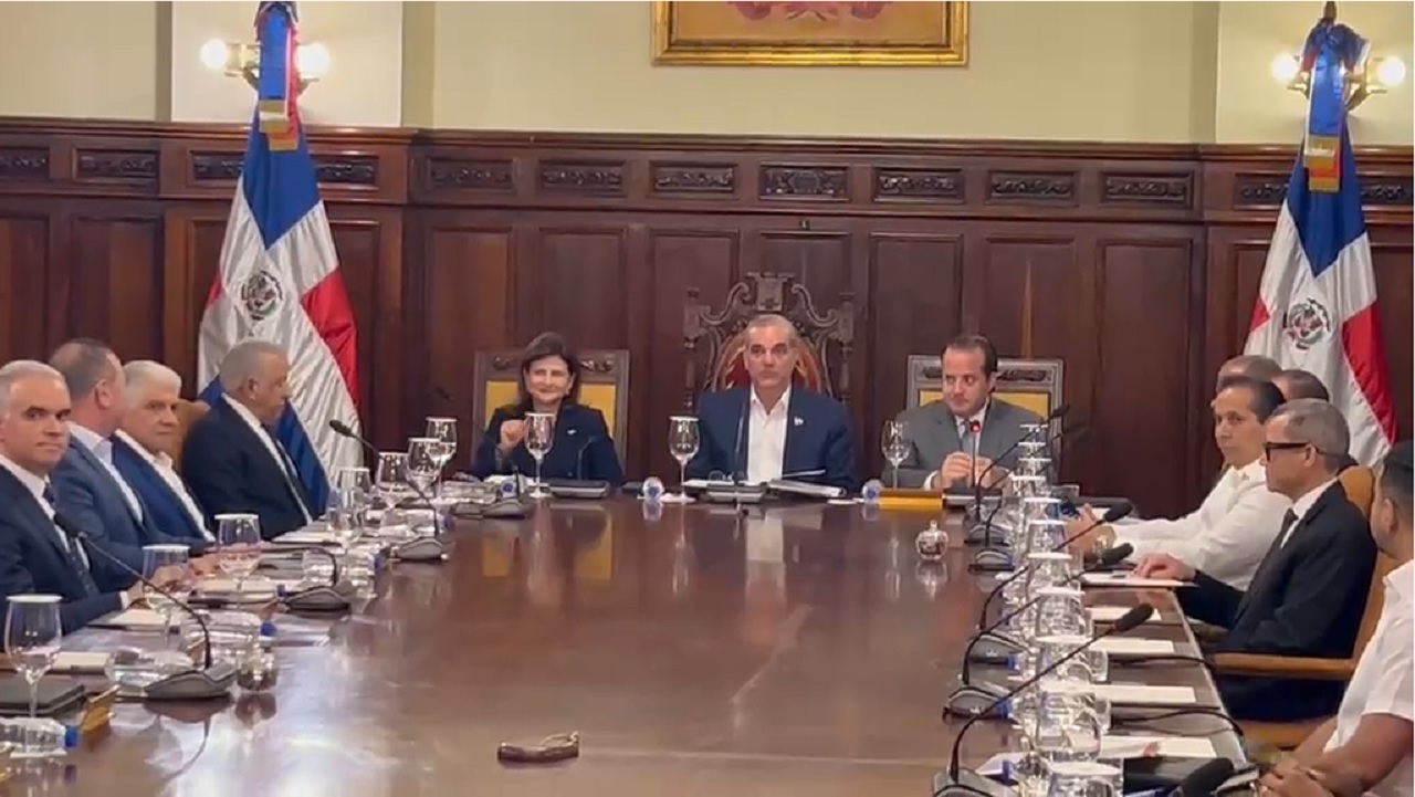 Abinader lidera Consejo de Gobierno sobre prioridades económicas