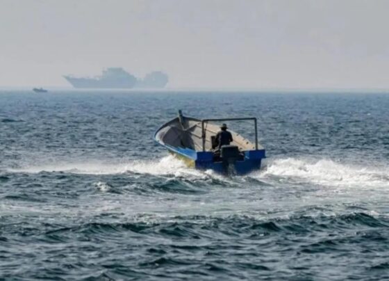 Trump amenaza con destruir barcos iraníes que desafíen el bloqueo