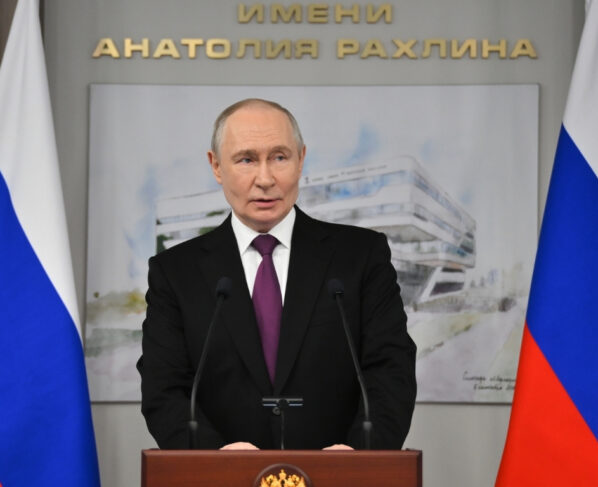 Putin condena