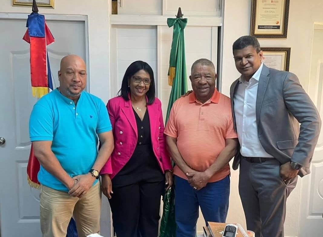 Vicealcaldesa de Los Alcarrizos renuncia al PRM y se une a FP