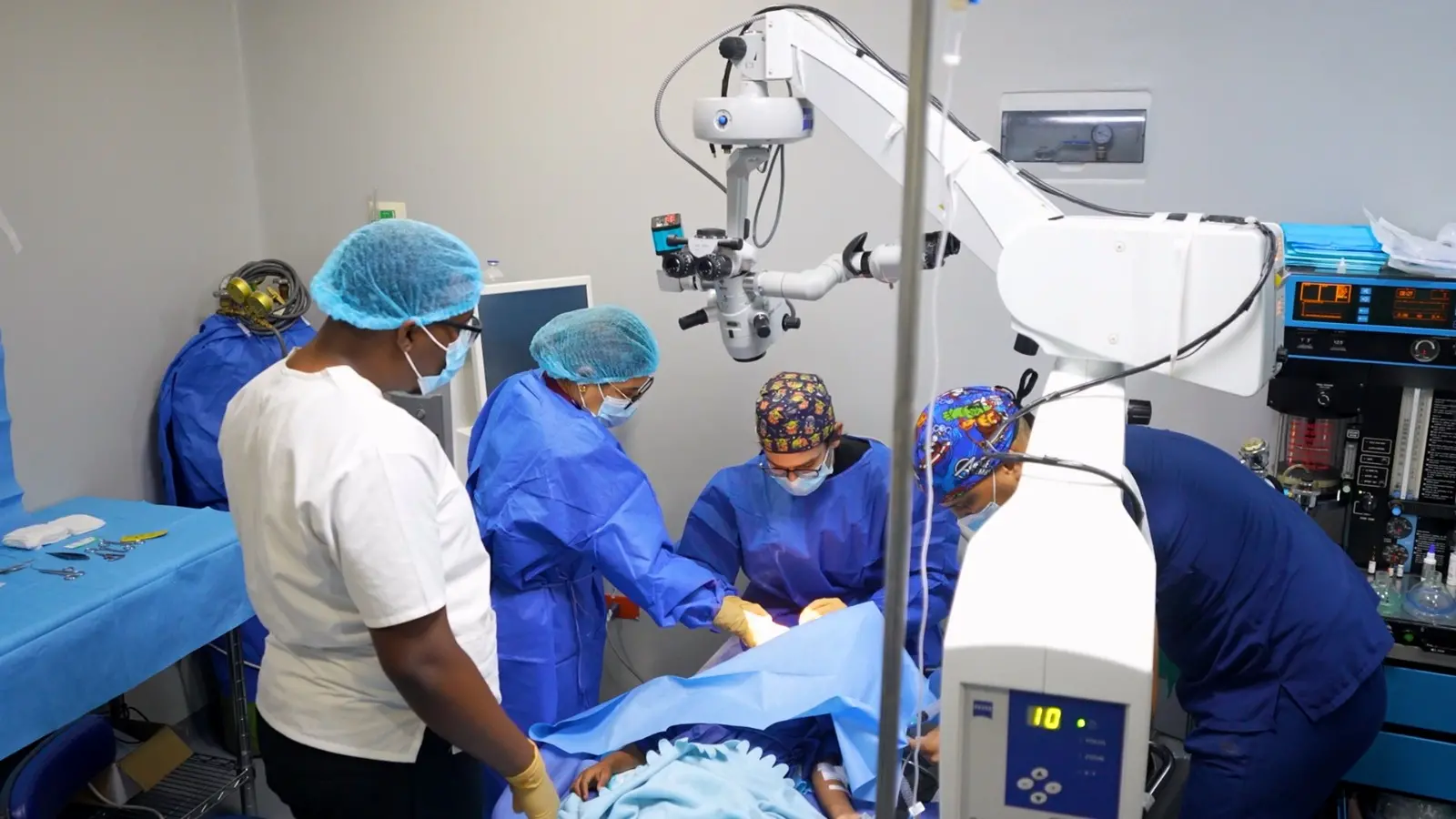 INABIE realiza jornada de cirugías oculares para estudiantes