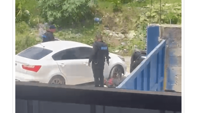 Policía dispara a quemarropa a joven en Las Caobas