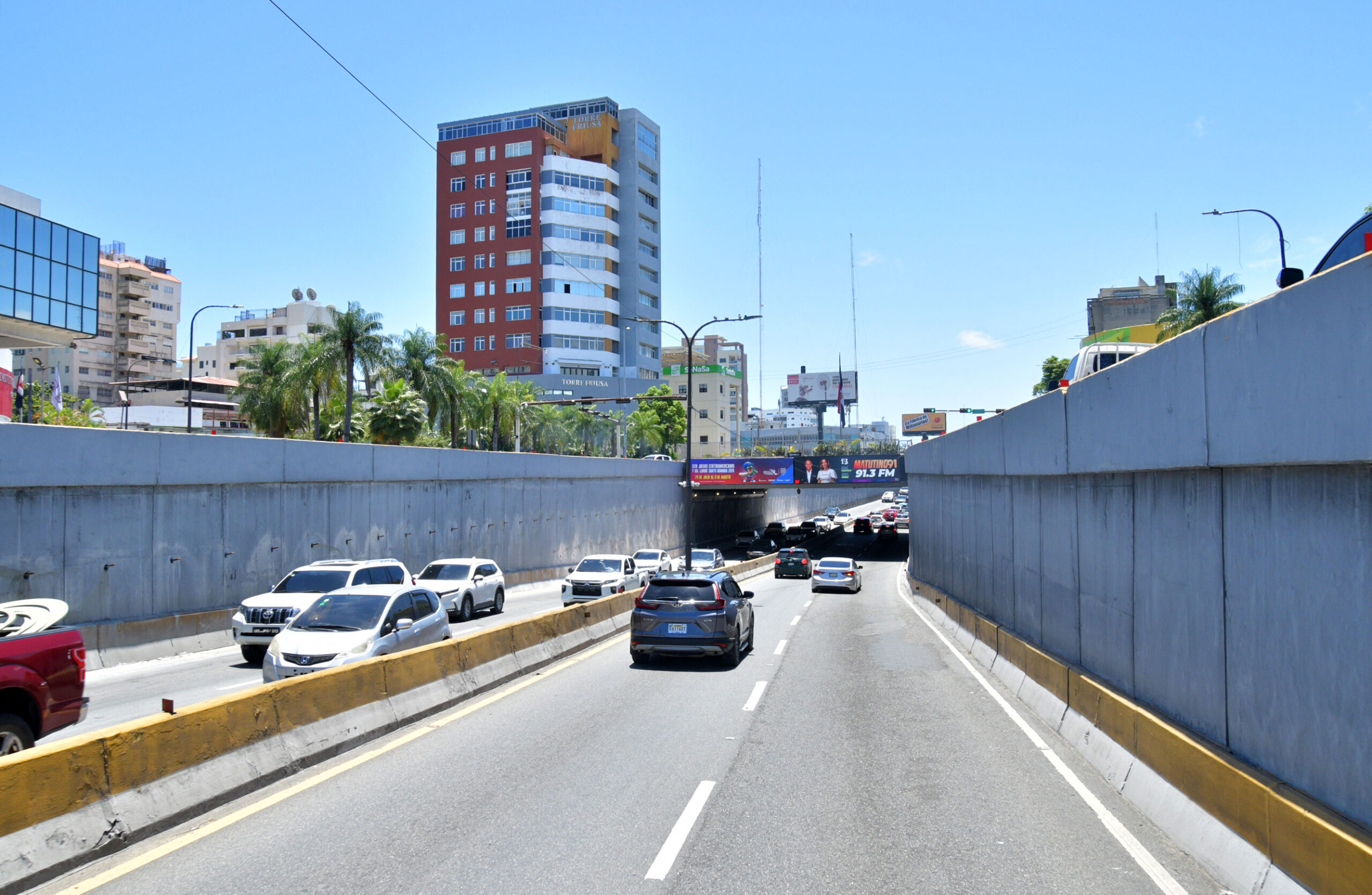 MOPC suspenderá tránsito en paso a desnivel 27 de Febrero